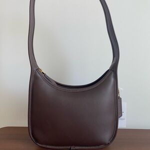 Coach Curve Zip in Maple CAF11
